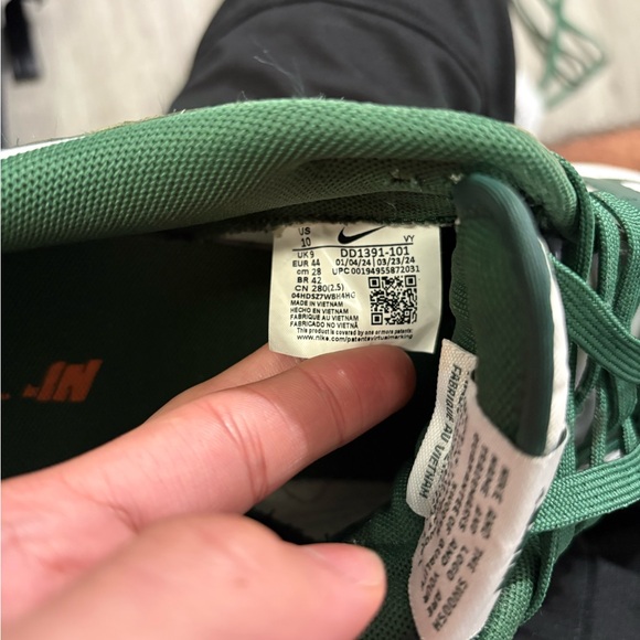 Men’s Nike dunk low Michigan state sneakers - Picture 7 of 8